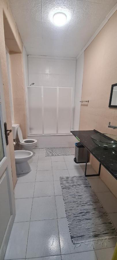 Bagetti Hostel Only For Girls Лиссабон Экстерьер фото