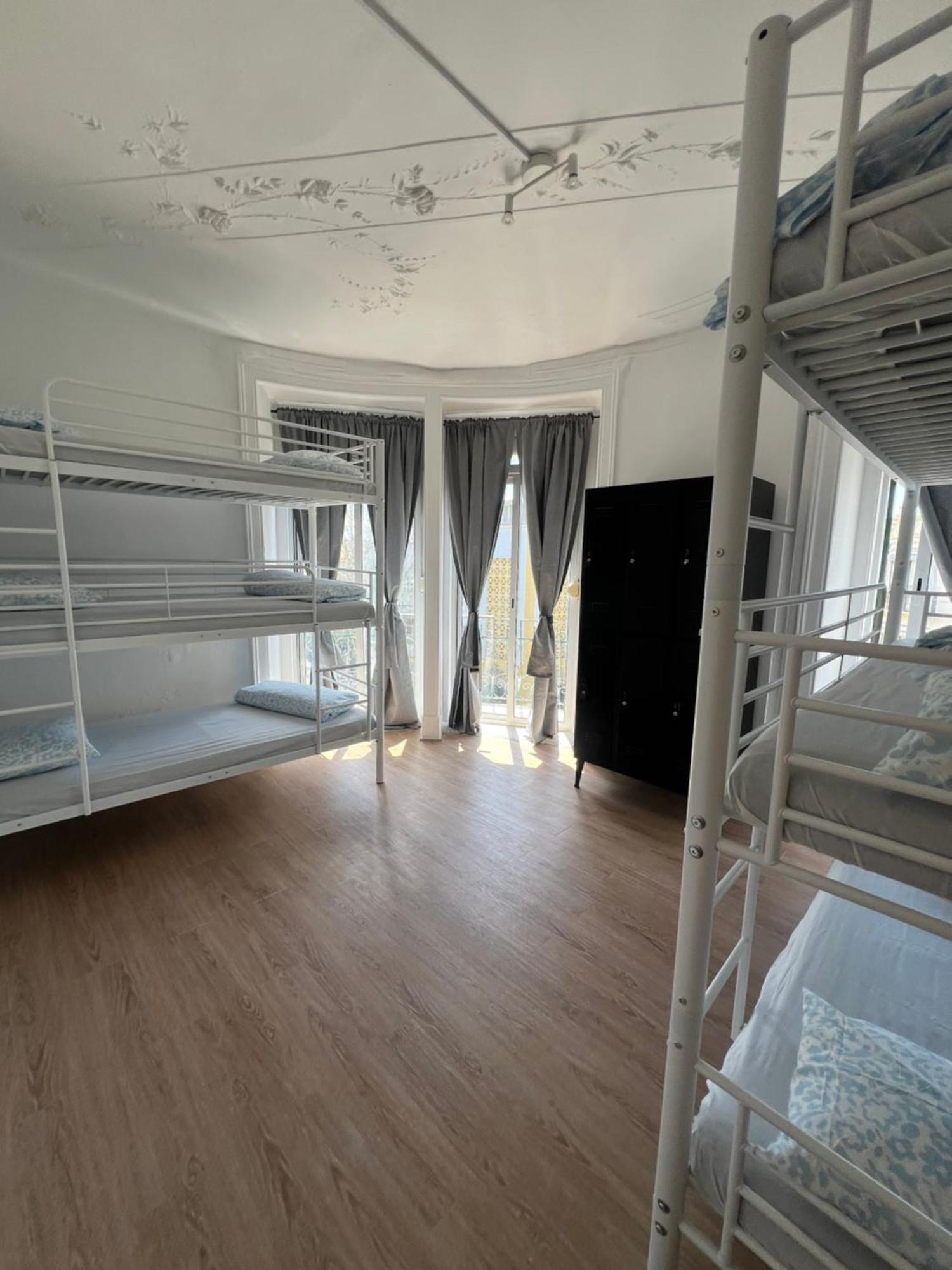 Bagetti Hostel Only For Girls Лиссабон Экстерьер фото