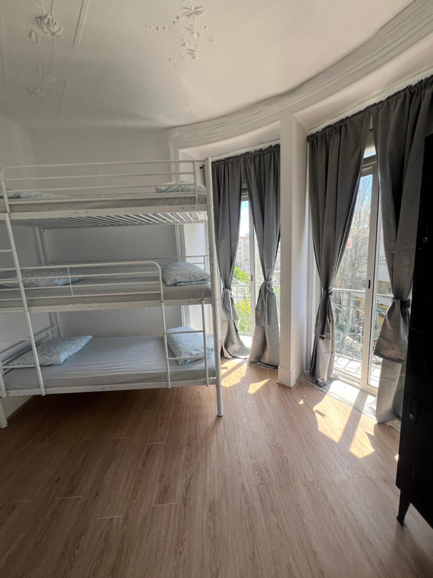 Bagetti Hostel Only For Girls Лиссабон Экстерьер фото